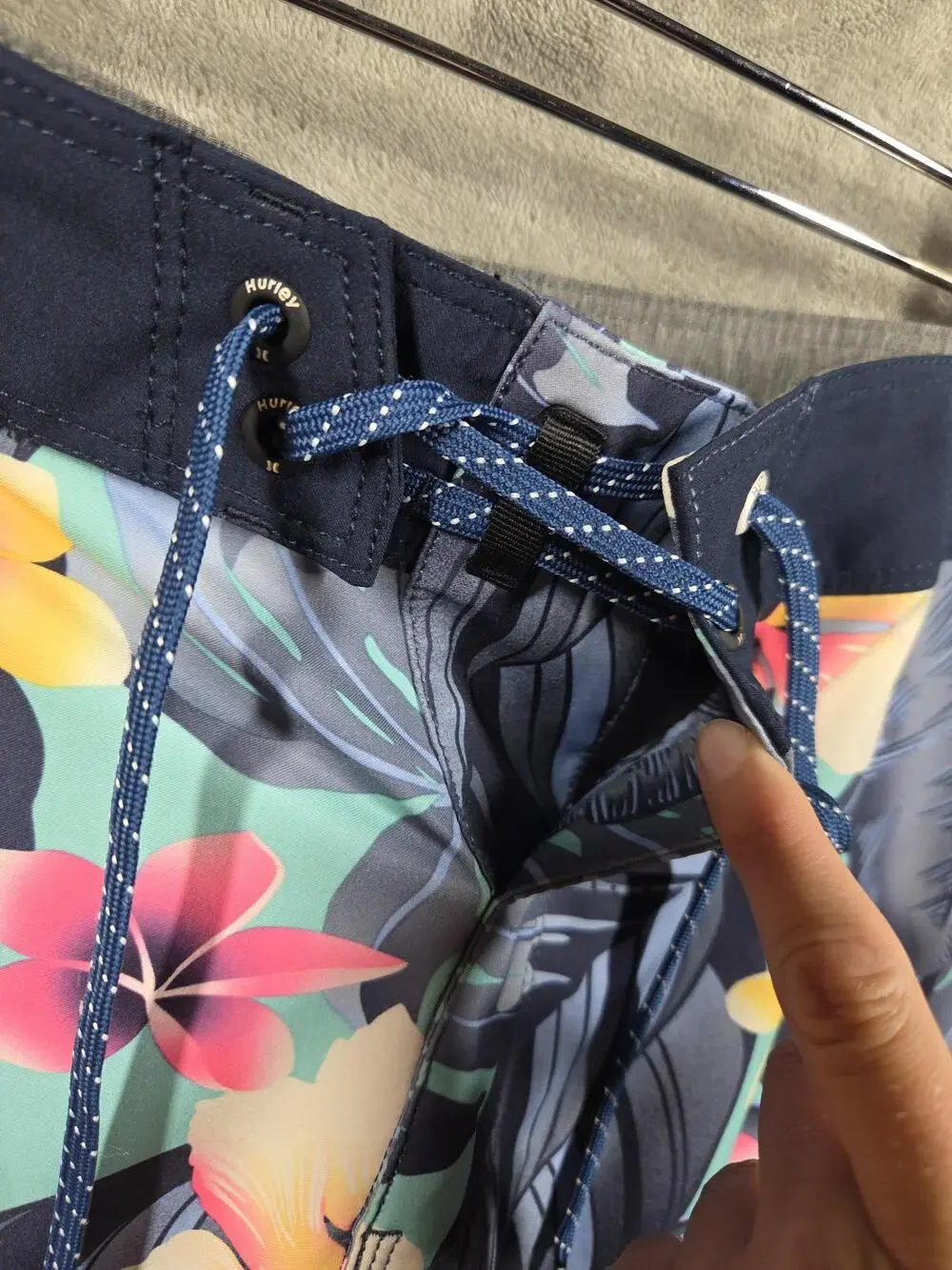 Hurley Phantom Board Shorts Mens 36 Multicolor Floral Tropical Surf Swim